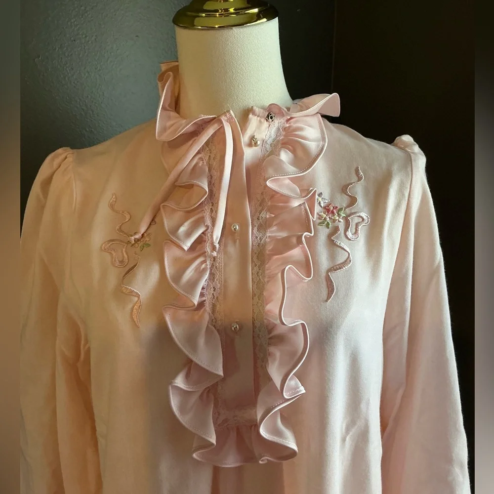 Vintage Victoria's Secret Nightgown, Ruffle neck and chest, floral embroidery
